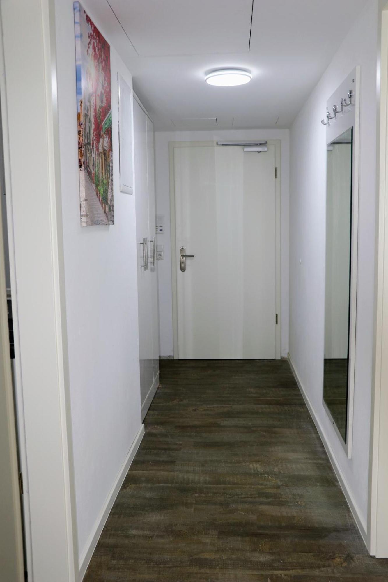 Apartment & Burglesum *