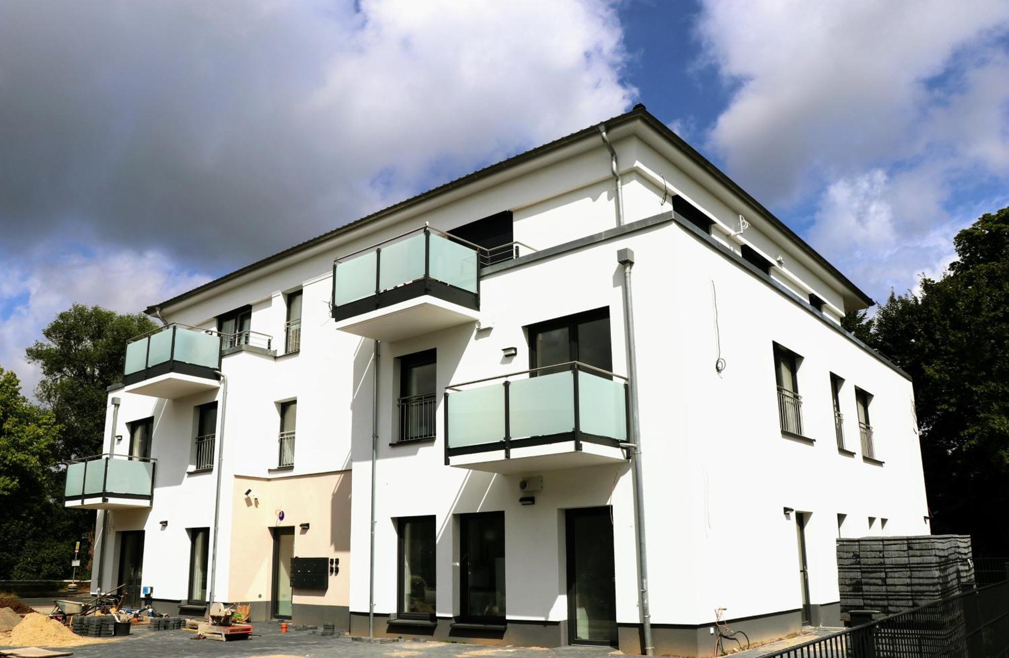 Apartment & Burglesum *